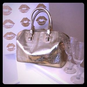 SOLID GOLD- HENRI BENDEL TO BEHOLD🥂